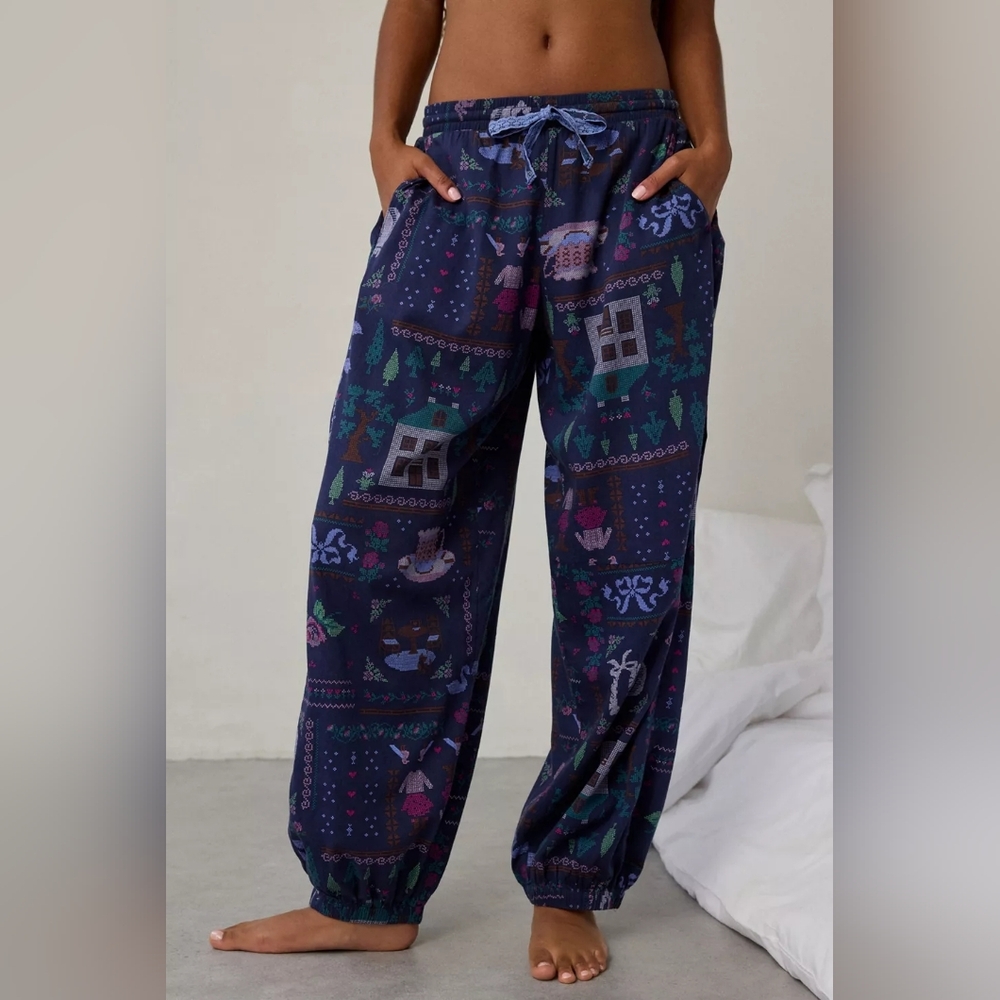 🪷 Urban Outfitters Out From Under In Your Dreams Printed Lounge Jogger Navy🌙